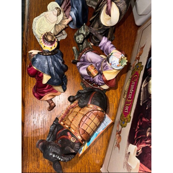 2002 Grandeur Noel MARY Nativity Christmas Figurine (Complete Set) lightly used - Picture 7 of 12